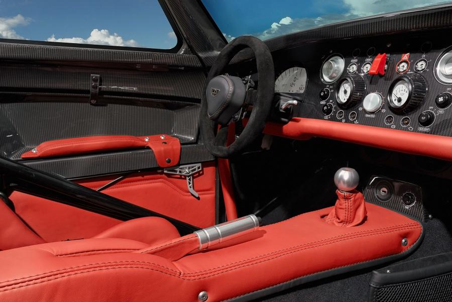 Интерьер Donkervoort D8 GTO-RS 2016 года  (фото 16 из 29)
